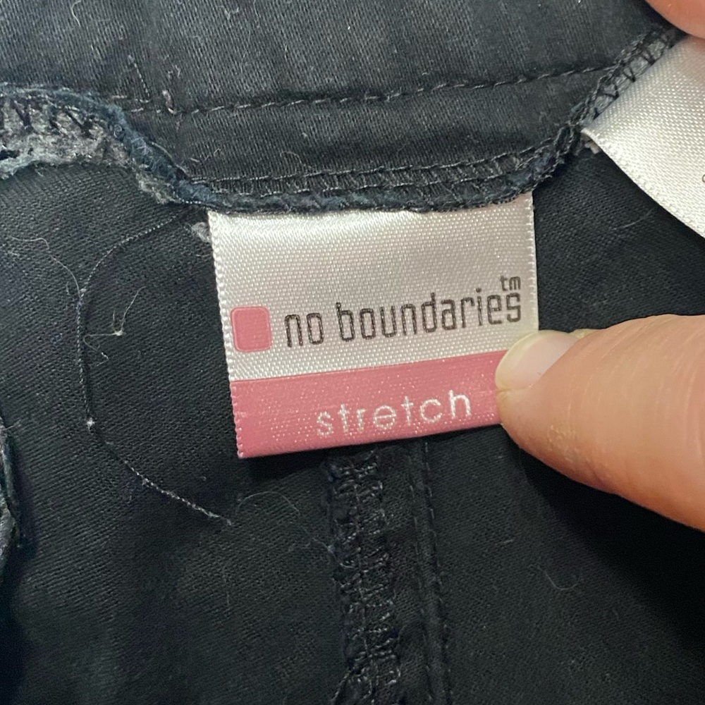 Y2K No Boundaries Capri Pants (9) - Picture 2 of 9